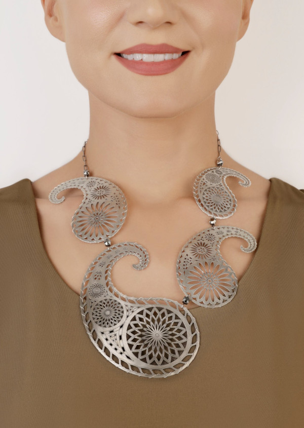 Колье Paisley