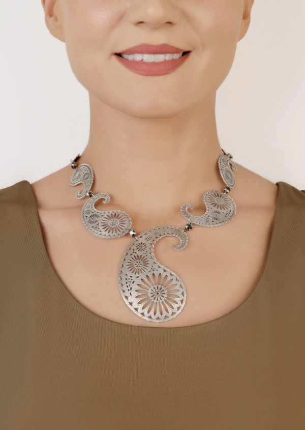 Колье Paisley